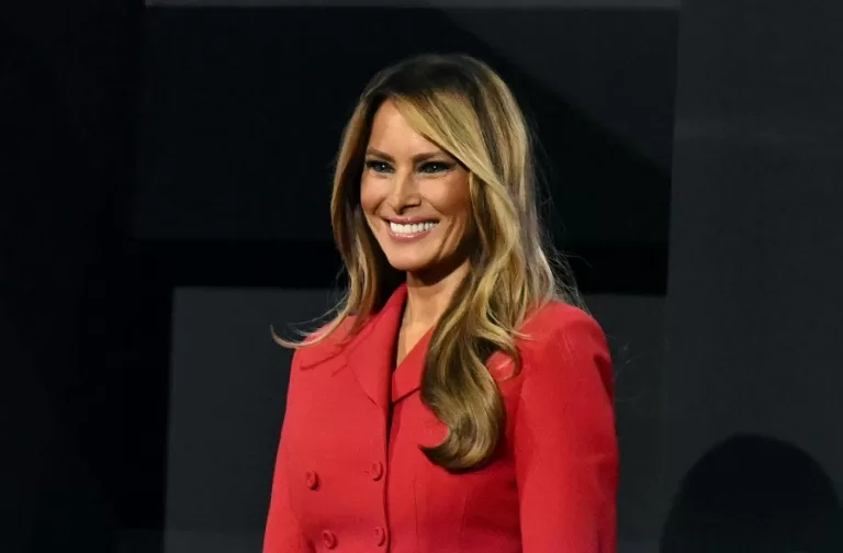 Defiende Melania Trump el derecho al aborto en su autobiografía