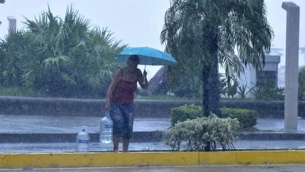 Deja el huracán “Milton” fuertes lluvias en Tabasco