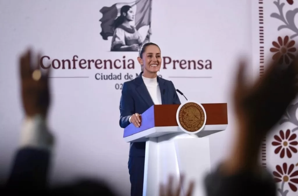 "Preparada y responsable", se dice Claudia Sheinbaum en su primera "mañanera del pueblo"