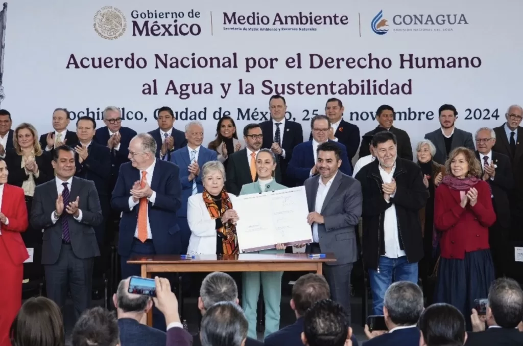 Claudia Sheinbaum firma el acuerdo nacional por el derecho al agua