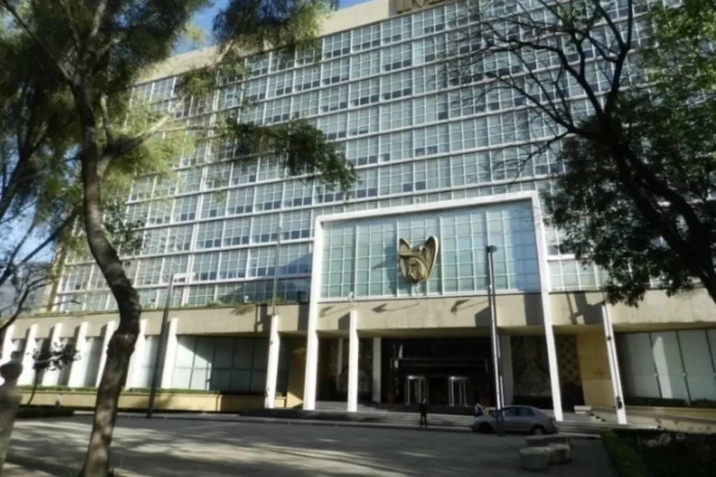 El IMSS dejó de percibir 120 mil mdp por 'outsourcing': Zoé Robledo