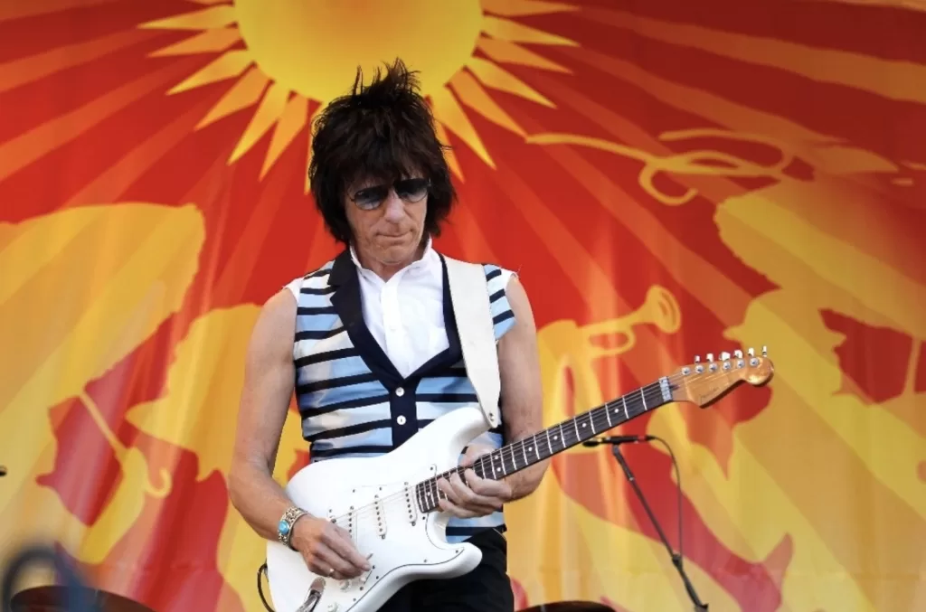 Subastarán en Londres más de 130 guitarras eléctricas de la leyenda del rock Jeff Beck