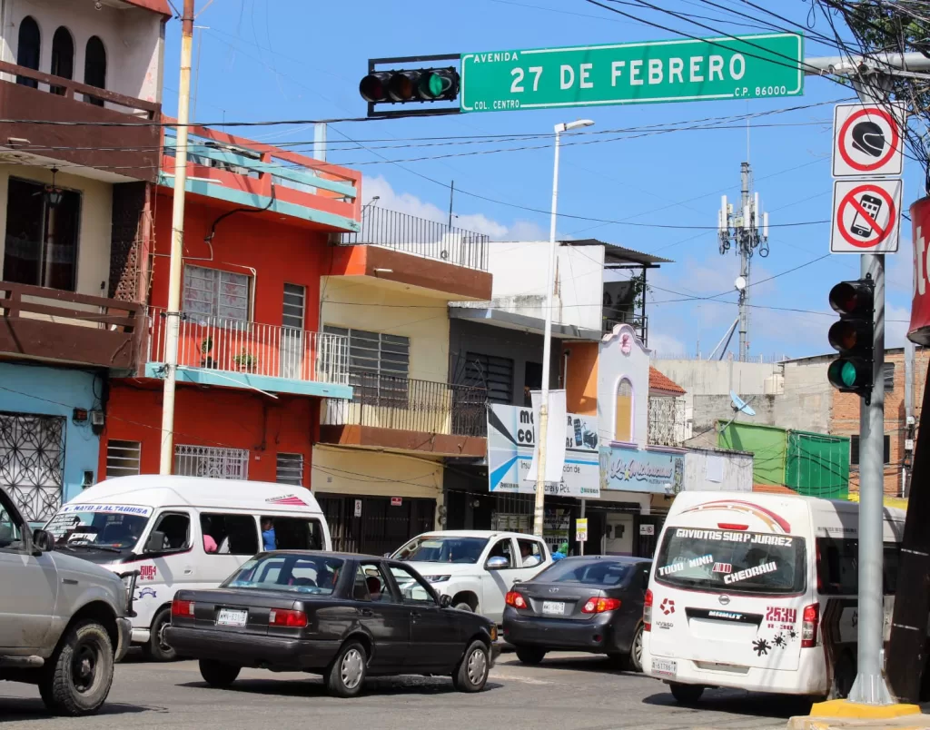 Registran tráfico en Villahermosa por compras navideñas