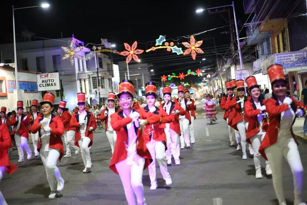 Ilumina la Primera Caravana Navideña a Villahermosa, Tabasco