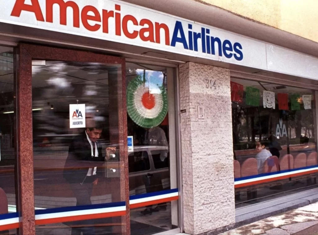 Retoma American Airlines vuelos en EE.UU. luego de breve suspensión