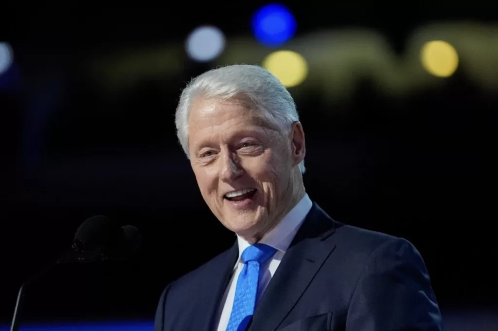 Dan de alta al ex presidente Bill Clinton de hospital de Washington