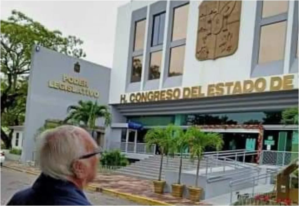 Fallece el artista detrás del escudo del Congreso de Tabasco, José Luis Filigrana