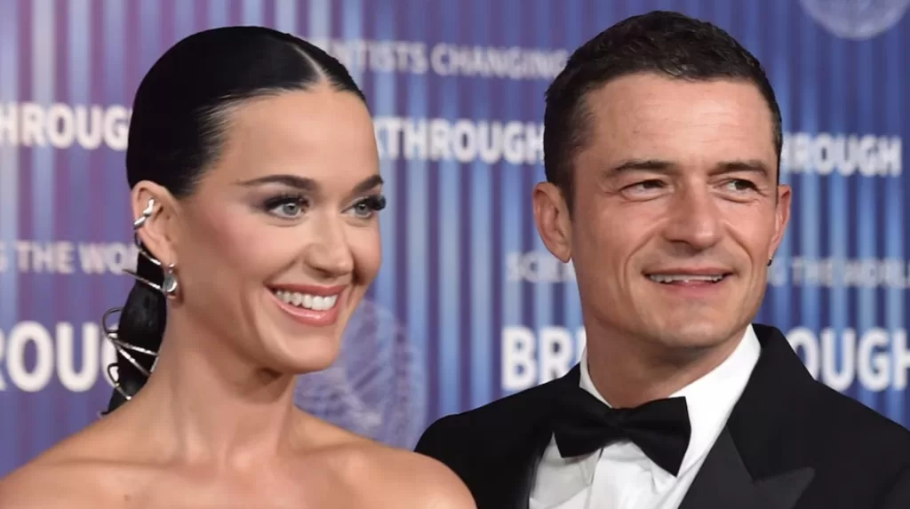 Revela Katy Perry su tradición navideña con Orlando Bloom y sus vecinos famosos