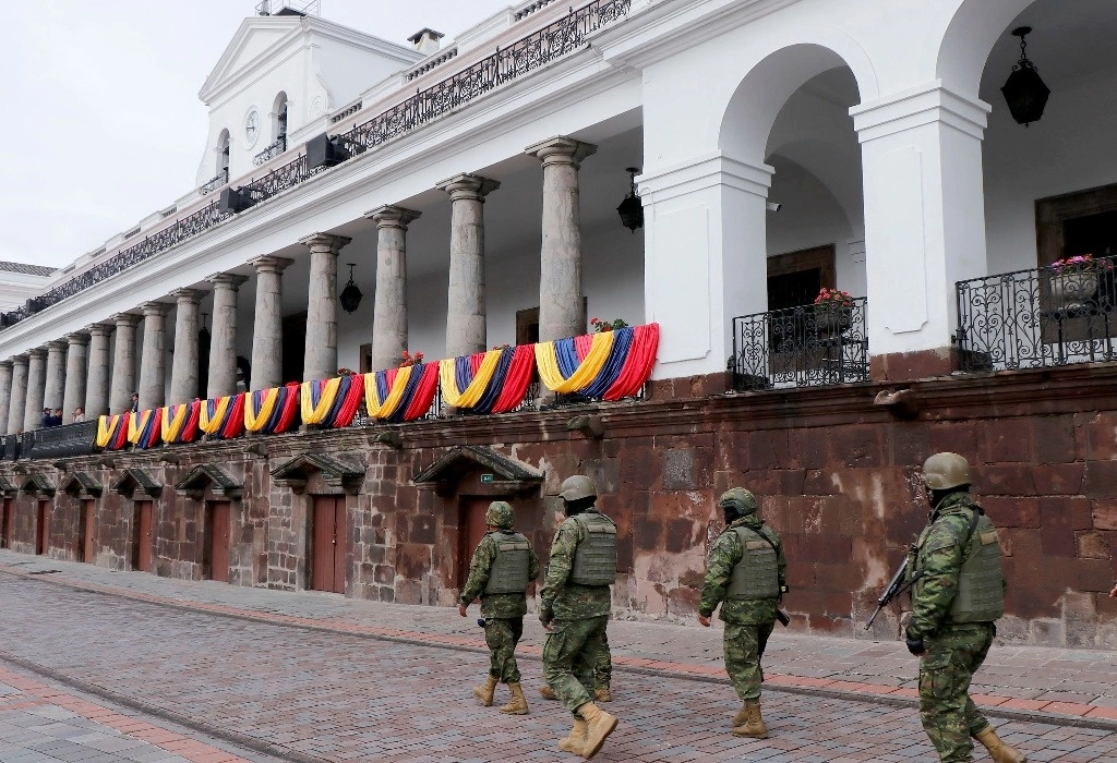 Noboa cede temporalmente la Presidencia de Ecuador a Cynthia Gellibert