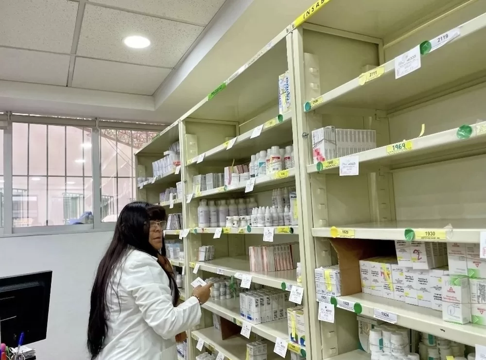 Posponer resultado de licitación no afectará la entrega de medicinas, asegura la Ssa