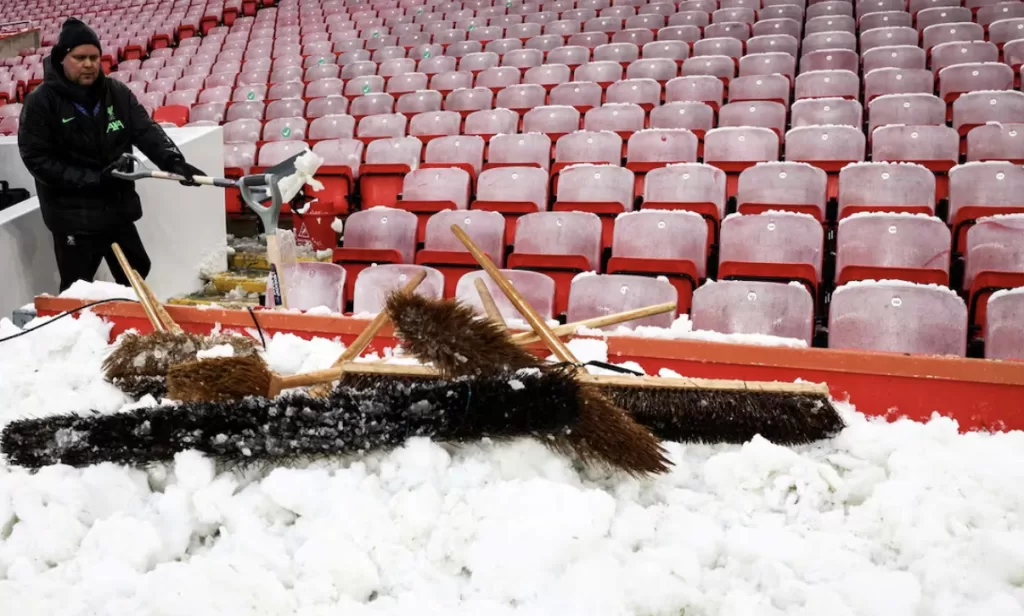 "La nieve no es impedimento" Partido entre Liverpool y Manchester United se jugará